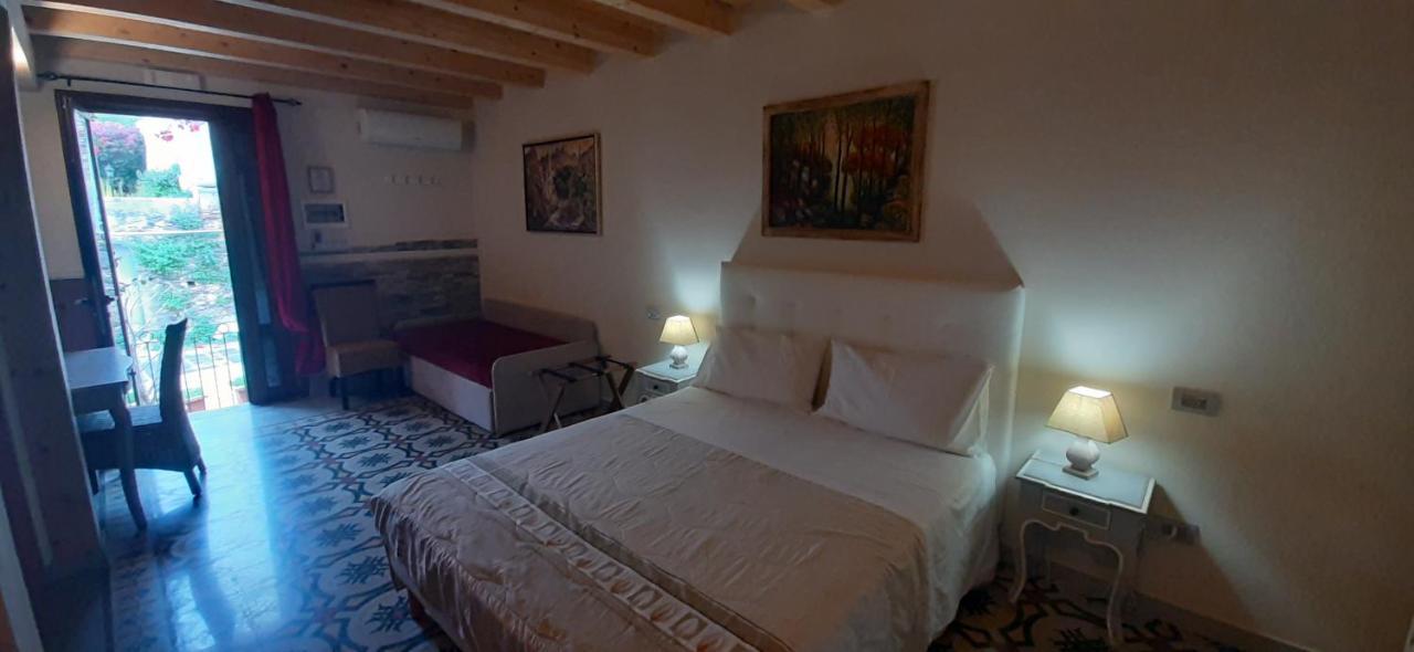 Al Castello B&B Мілаццо Екстер'єр фото