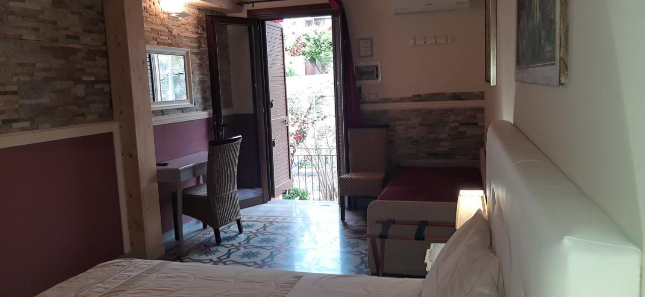 Al Castello B&B Мілаццо Екстер'єр фото