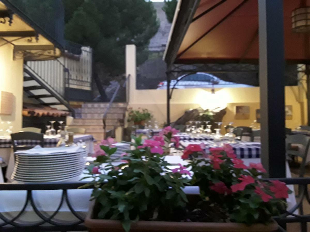 Al Castello B&B Мілаццо Екстер'єр фото